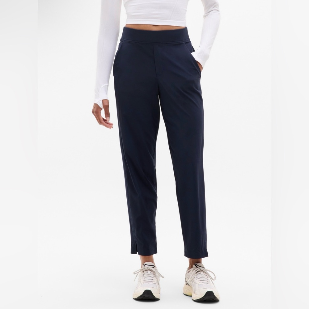 EUC Athleta Brooklyn Mid Rise Ankle Pants Womens, Size 8P, Black